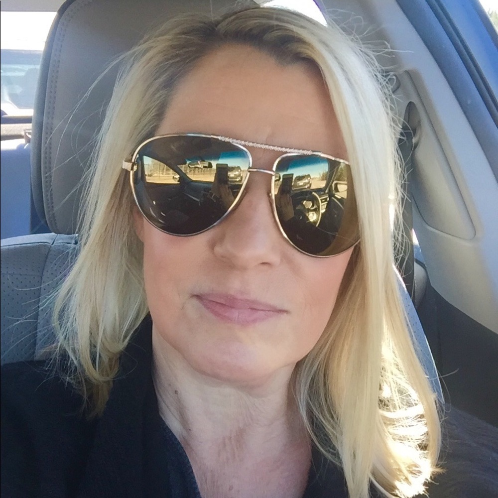 Meet your Posher, Valerie